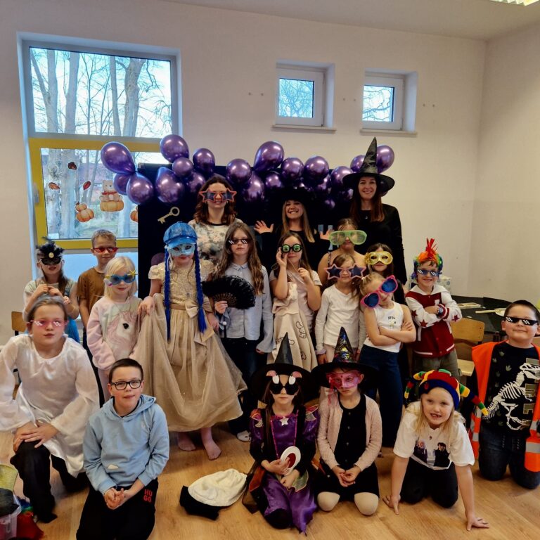 2025.11.27 – ✨ MAGIA, WOSK I TANECZNY POCIĄG — ANDRZEJKI 2025 W NASZEJ ŚWIETLICY! ✨