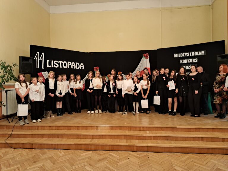 2025.11.13 – Nasi uczniowie z sukcesami w Międzyszkolnym Konkursie Pieśni Patriotycznej 