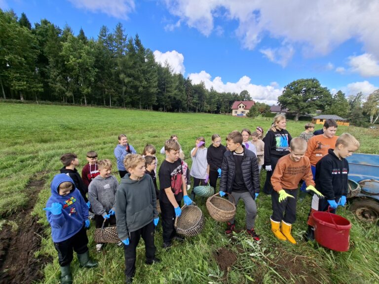2026.09.22 – Jesienne wykopki klas 5b i 6b